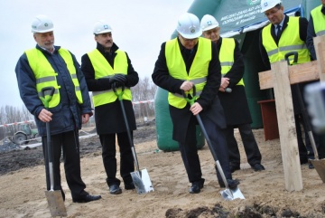 Wbili łopatę pod spalarnię