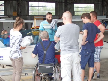 Podaj Dalej, Niepełnosprawni w szybowcach i paralotniach