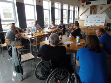 Podaj Dalej, Niepełnosprawni w szybowcach i paralotniach