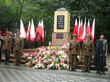 Przy pomniku uczczą pamięć pomordowanych
