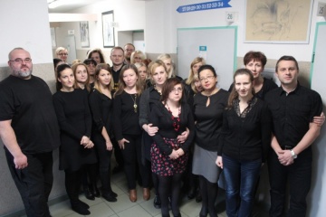 Pracownicy MOPR ubrani na czarno manifestowali swoje niezadowolenie