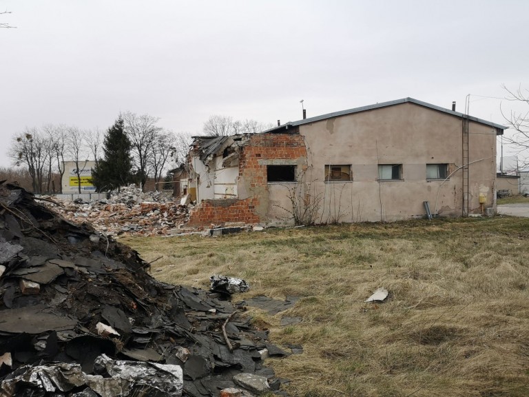 Wyburzono budynki, które były świadkami historii kopalni i konińskiego Polaneksu
