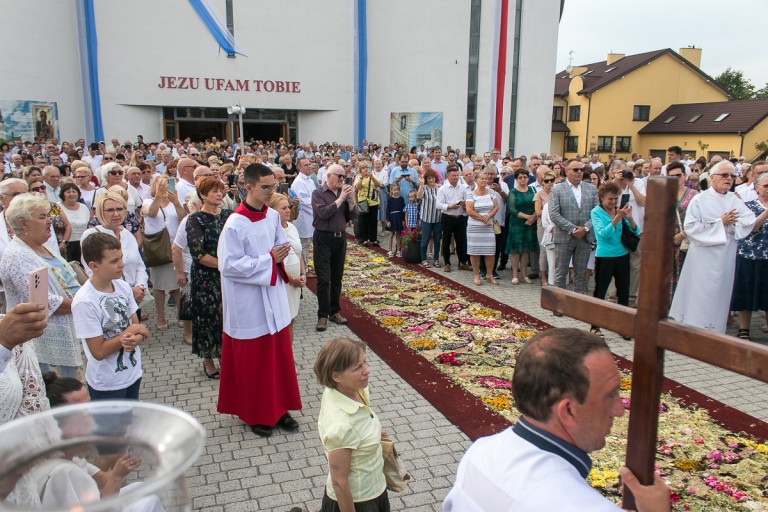 Kopia obrazu Matki Boskiej Częstochowskiej w Koninie. Witały ją tłumy wiernych