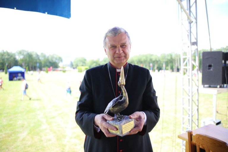 Spotkania Trzeźwościowe: „Pelikan” dla biskupa Bronakowskiego