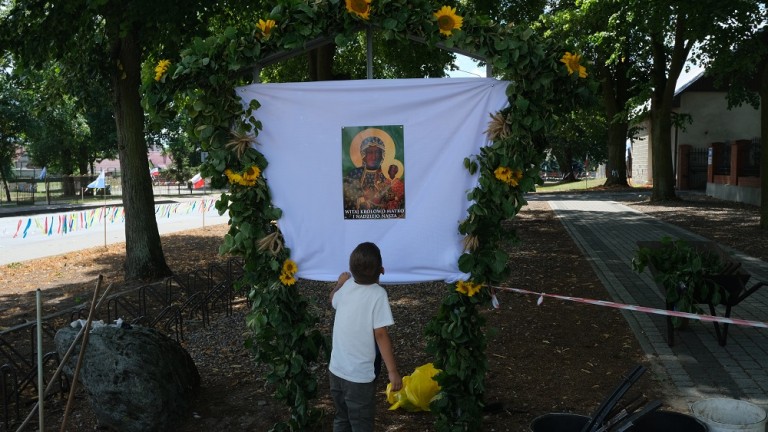 Mieszkańcy gminy Kramsk oddali cześć Maryi – Królowej z Jasnej Góry