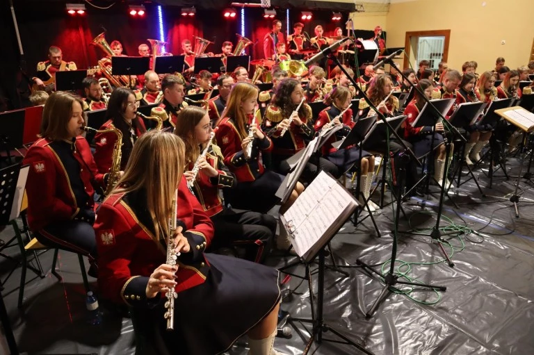 Koncert orkiestr dętych z Kramska i Brzeźna podbił serca publiczności