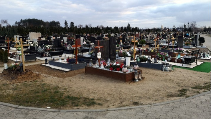 Jak znaleźć zmarłego na cmentarzu w Koninie?