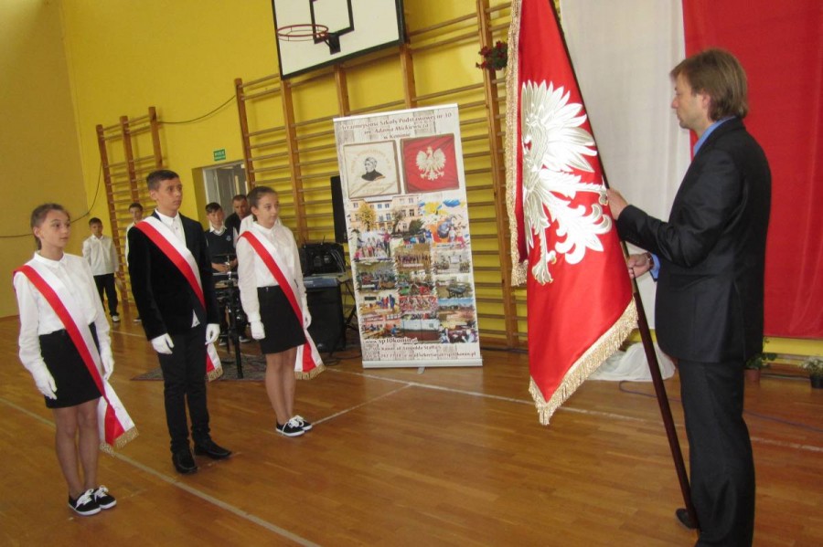 Sztandar dla szkolnej tradycji w Gosławicach