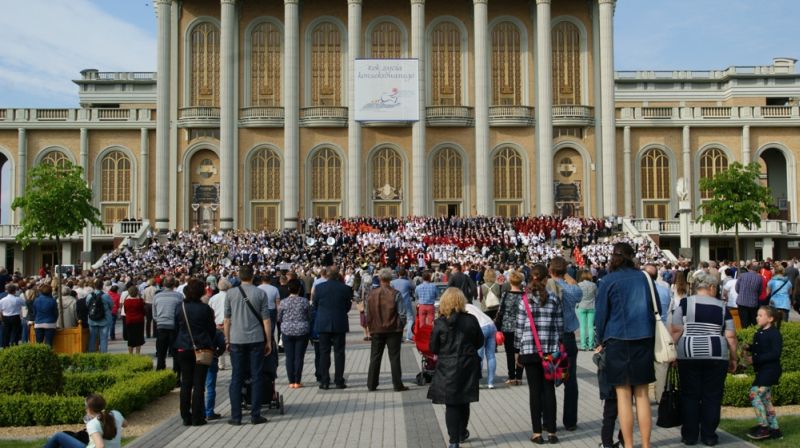Tysiące muzyków amatorów koncertowało przed bazyliką