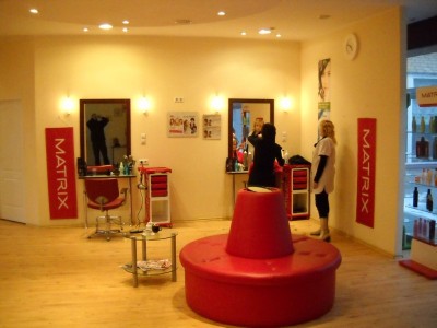 YA SE VE Salon Fryzjersko - kosmetyczny