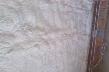 Ocieplanie pianami natryskowymi poliuretanowymi - AIWILO