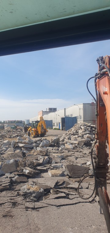 Usługi Koparko-ładowarka Koparką 3 T, minikoparką, miniładowarką. Kompleksowy  Montaż oczyszczalni