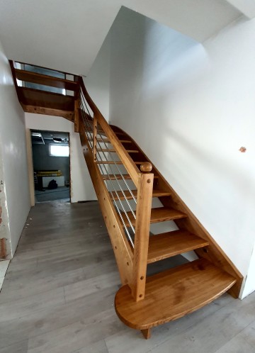 Bud-nesa, Stolarnia, Schody drewniane, Cięcie i grawerowanie laserowe.