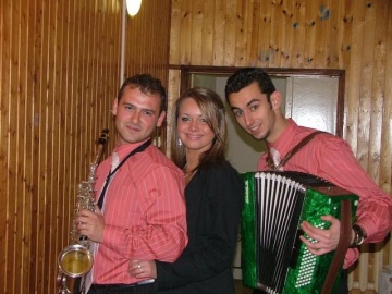 Muzyczna działalność artystyczna DEBIUT Zesp&oacute;ł muzyczny DEBIUT