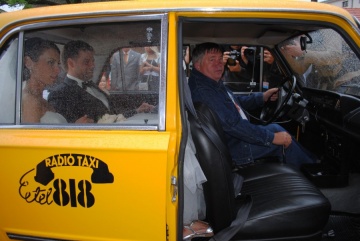 Pojechali do ślubu ze 