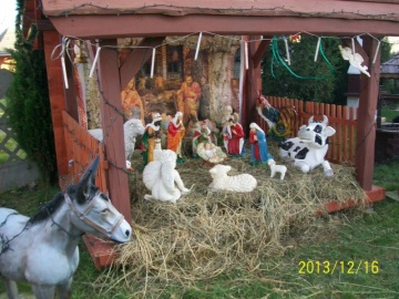 Szopka w ogrodzie