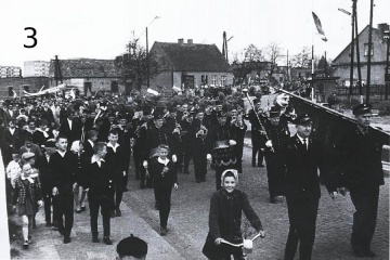 Czarna Mańka pod dębami