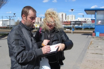 Zbierali podpisy w obronie dębu Zawiadowcy