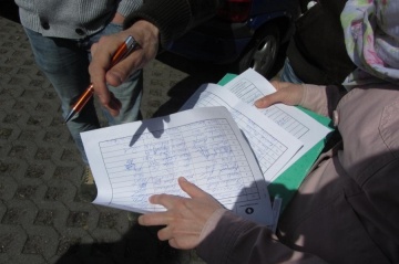 Zbierali podpisy w obronie dębu Zawiadowcy