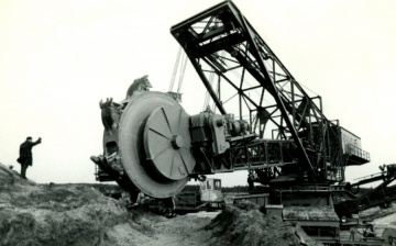 Trzystutonowa koparka atrakcją turystyczną Kleczewa