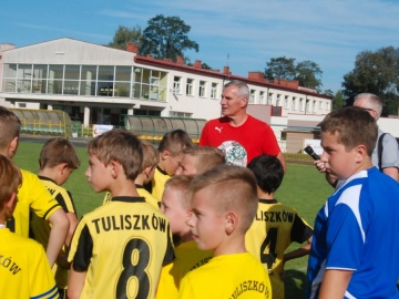 Piłkarze z Tuliszkowa trenowali z Pawłem Janasem