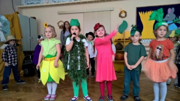 Plon niesiemy, plon. Przedszkolaki miały swoje dożynki
