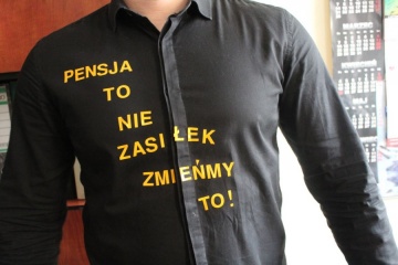 Pracownicy MOPR ubrani na czarno manifestowali swoje niezadowolenie