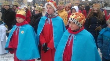 Trzej królowie z orszakiem przemierzali ulice Władysławowa