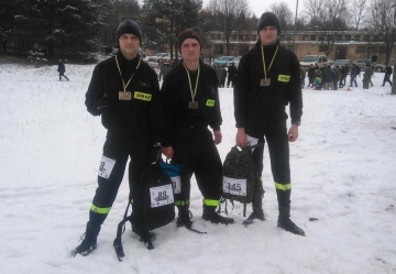 Strażacy z Turku wystartowali w ćwierćmaratonie komandosa