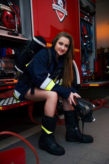 Kobiety w straży pożarnej. Zobaczcie je w niezwykłym kalendarzu!