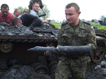 Wydobyli pancerny skarb