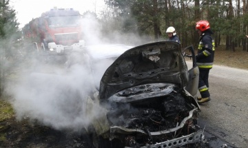 Konińscy strażacy gasili kolejny pożar samochodu