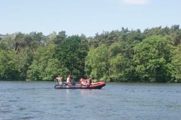 Wywrócona łódź na jeziorze Licheńskim - ćwiczenia