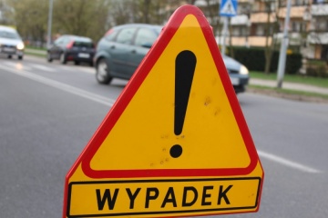 Zderzenie trzech samochodów. Jedna osoba została ranna