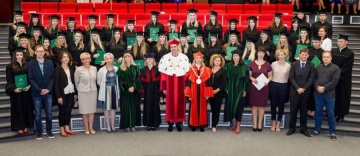 Absolutorium. Pierwsi z tytułem magistra opuścili mury PWSZ