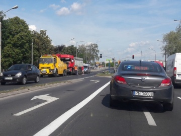 Wypadek na Trasie Warszawskiej. Zderzyły się dwa auta ciężarowe