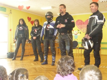 Konin. Motocykliści mówili przedszkolakom o bezpiecznej jeździe
