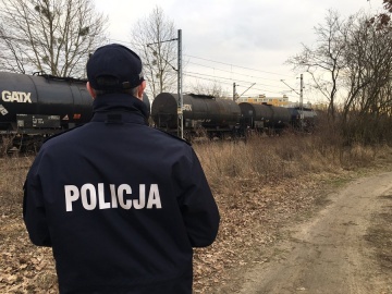 Konin. Śmierć na torach. Pod pociąg rzucił się 64-letni mężczyzna