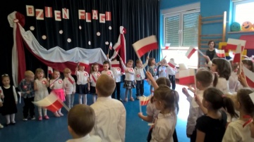 Konin. Przedszkolaki świętowały rocznicę uchwalenia konstytucji