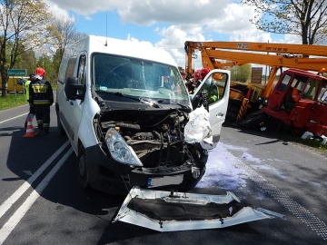 Wypadek w Boguszycach. Bus zderzył się z samochodem ciężarowym