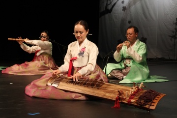 Konin. Artyści z Korei Południowej zaprezentowali tradycyjną muzykę
