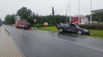 Wypadek w Licheniu. Na prostej drodze zderzyły się dwa samochody