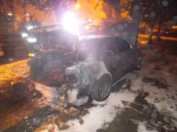 Pożar dwóch samochodów przy ulicy Powstańców Wielkopolskich