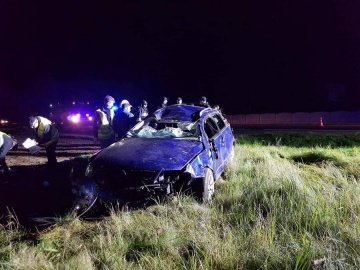 Śmierć na drodze. 24-letni kierowca zjechał z drogi i dachował