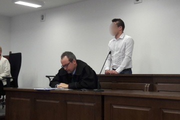 Wjechał pod pociąg, zginęła pasażerka. Sąd obniżył mu karę