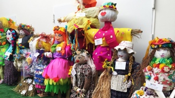 Marzanny zrobione przez przedszkolaków można oglądać w galerii