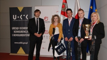 Młodzi z powiatu konińskiego laureatami olimpiady konsumenckiej