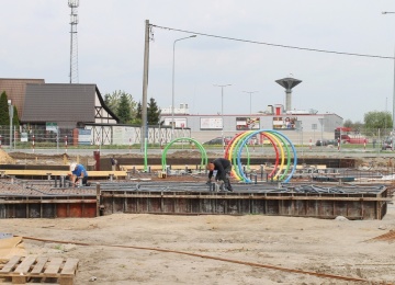 Trwa budowa wodnego placu zabaw w Turku. Gotowy na wakacje