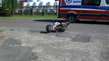 Wypadek w Kamieniu. Motocyklista zderzył się z samochodem