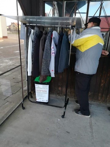 Wymiana Ciepła w Kole. Wieszaki na ubrania w czterech punktach